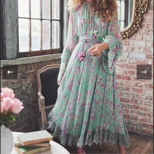 HEMANT & NANDITA Hera Crinkle Chiffon Midi Dress With Tie Up Belt Mont Macaron